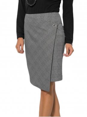 More about BRAVO Elastic black and white plaid skirt